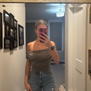 H&M Off-Shoulder Brown Crop Top